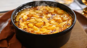 « Je n&rsquo;ose plus servir d&rsquo;autres desserts en hiver » : mon clafoutis express qui transforme tous nos fins de repas